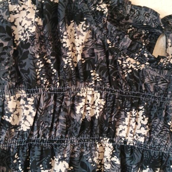 Joie Ruffle Sleeveless Baltic Print Floral Print Gray Blouse - Picture 6 of 6